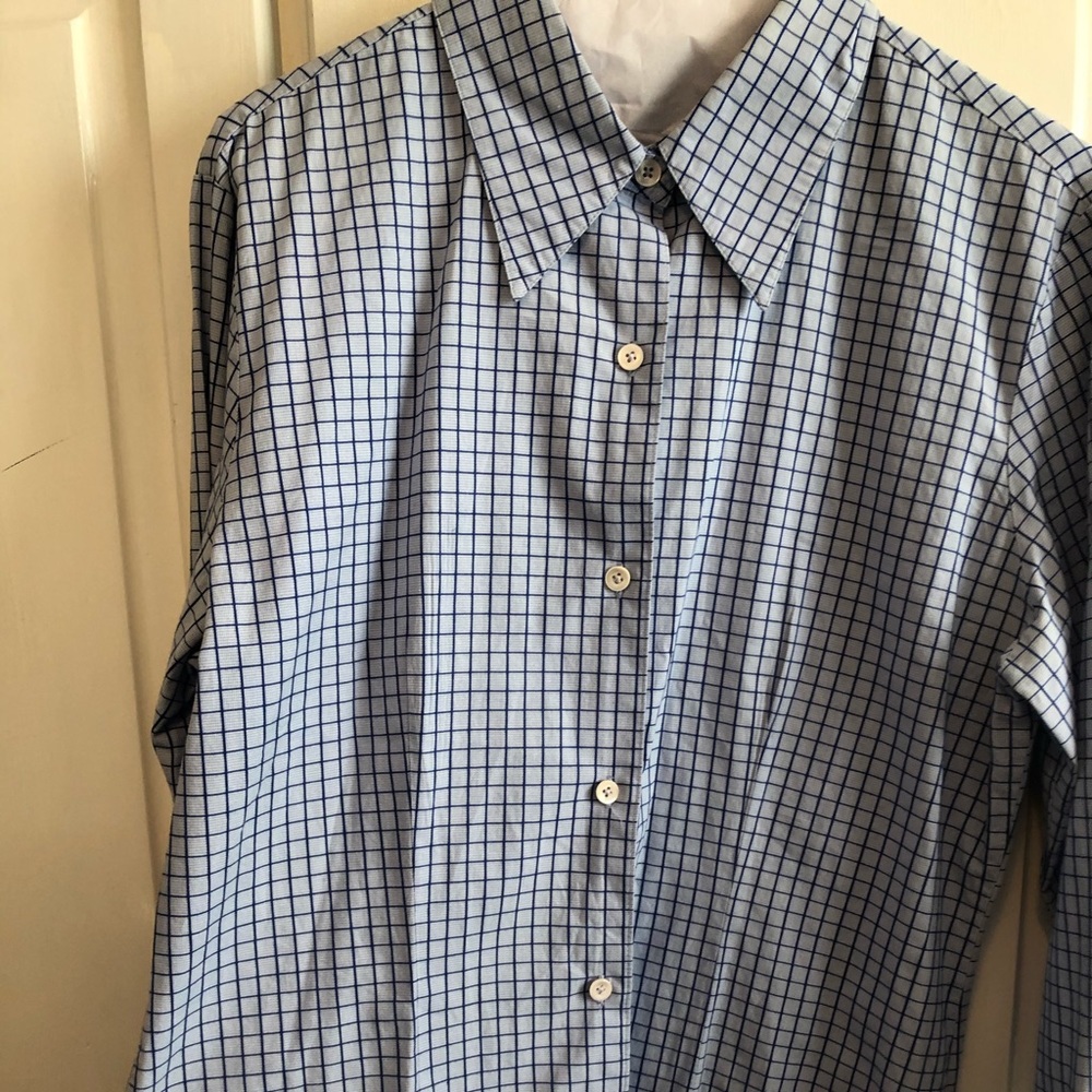 Gap button up